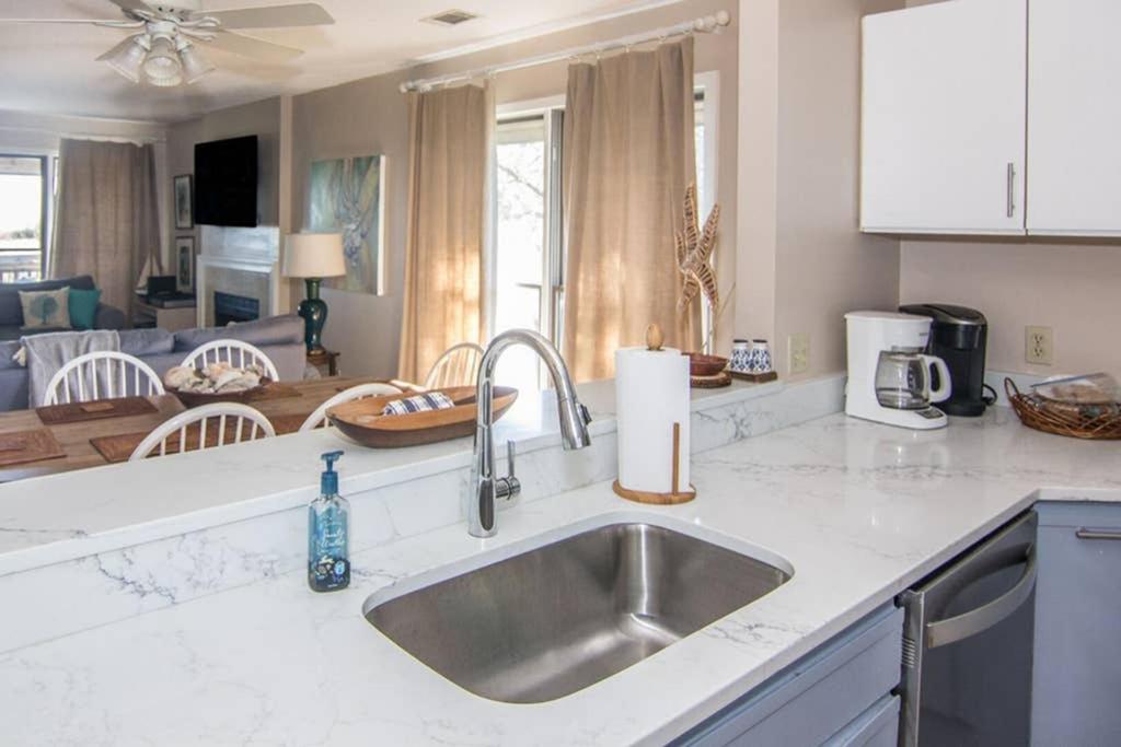 Pelican Point Unobstructed Beach Views Beach Access Out Back Door! Harbor Island Exterior foto